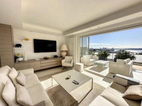 Penthouse 2-Bedroom apartment with 360º views and parking